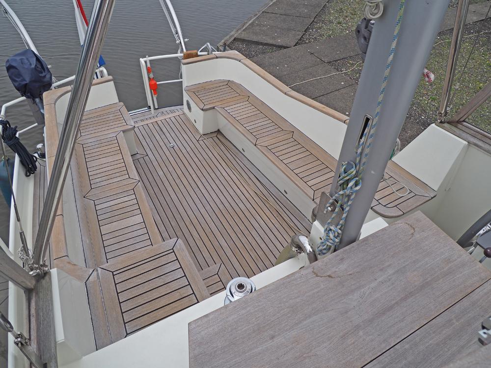 Deck equipment